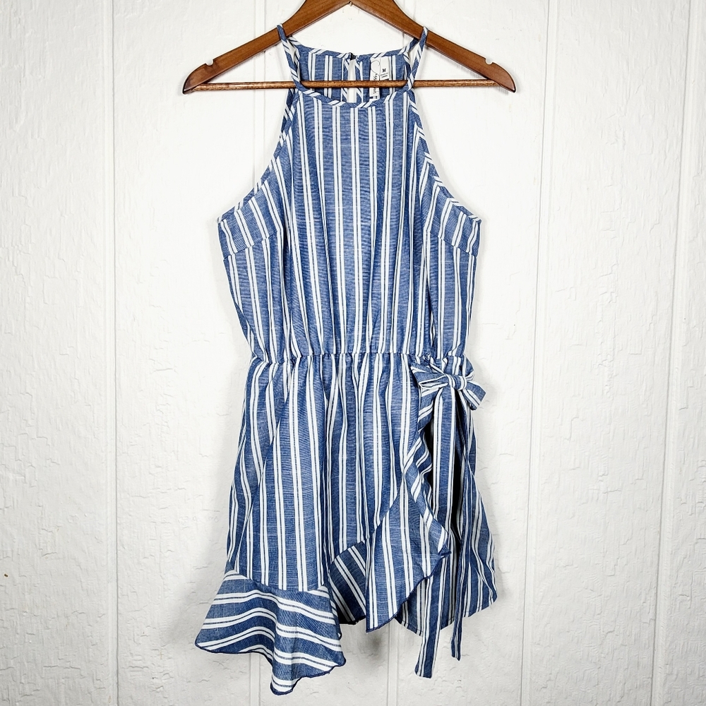 Chambray blue & white hi-neck Sleeveless Ruffle skort romper size Medium